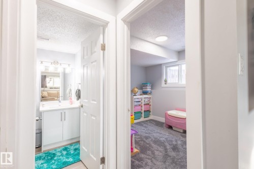 8515 24 Avenue, Edmonton, AB - Indoor