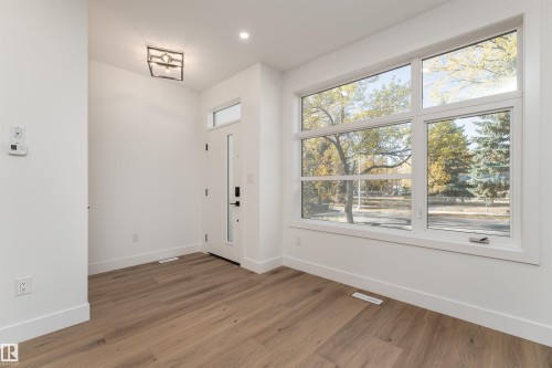 12031 124 Street, Edmonton, AB - Indoor Photo Showing Other Room