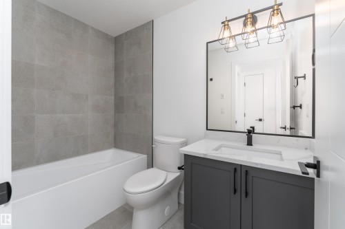 12031 124 Street, Edmonton, AB - Indoor Photo Showing Bathroom