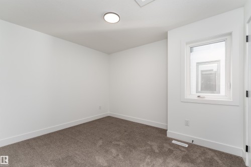 12031 124 Street, Edmonton, AB - Indoor Photo Showing Other Room