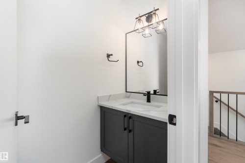 12031 124 Street, Edmonton, AB - Indoor Photo Showing Bathroom