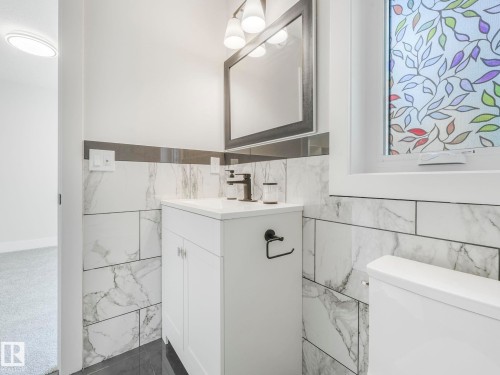 11219 125 Street, Edmonton, AB - Indoor Photo Showing Bathroom