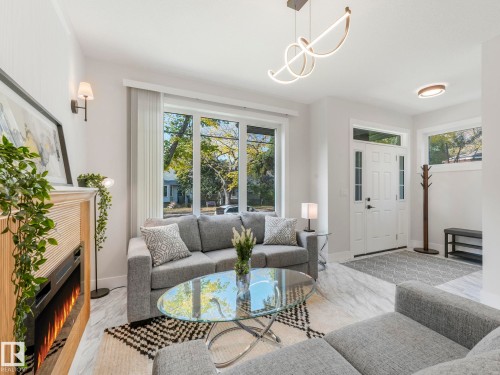 11219 125 Street, Edmonton, AB - Indoor Photo Showing Living Room