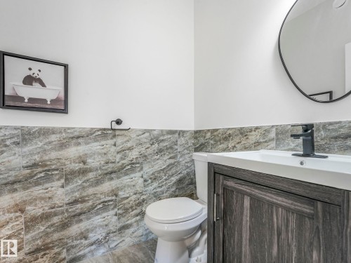 11219 125 Street, Edmonton, AB - Indoor Photo Showing Bathroom