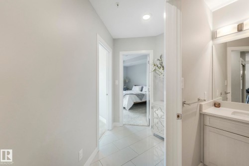 409 625 Leger Way, Edmonton, AB - Indoor Photo Showing Bathroom