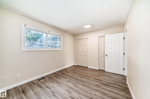 1667 42 Street, Edmonton, AB - Indoor Photo Showing Other Room