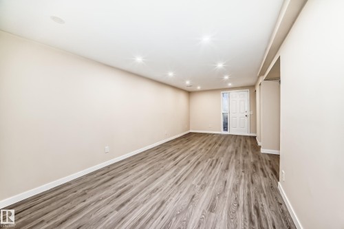1667 42 Street, Edmonton, AB - Indoor Photo Showing Other Room