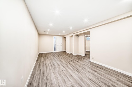 1667 42 Street, Edmonton, AB - Indoor Photo Showing Other Room