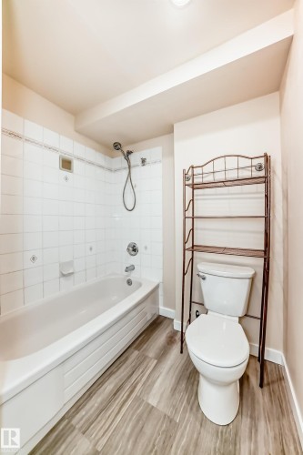 1667 42 Street, Edmonton, AB - Indoor Photo Showing Bathroom