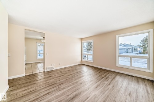 1667 42 Street, Edmonton, AB - Indoor Photo Showing Other Room