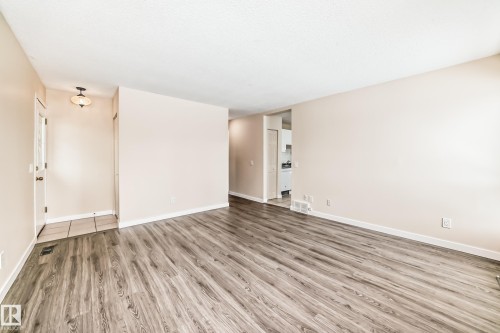 1667 42 Street, Edmonton, AB - Indoor Photo Showing Other Room