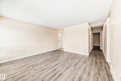 1667 42 Street, Edmonton, AB - Indoor Photo Showing Other Room