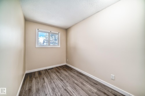 1667 42 Street, Edmonton, AB - Indoor Photo Showing Other Room