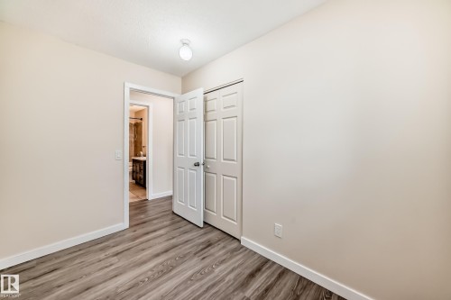 1667 42 Street, Edmonton, AB - Indoor Photo Showing Other Room