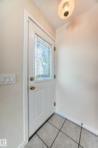 1667 42 Street, Edmonton, AB - Indoor Photo Showing Other Room