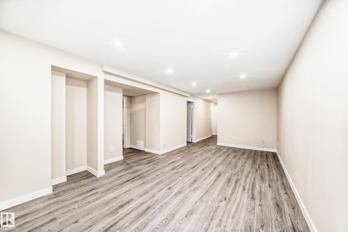 1667 42 Street, Edmonton, AB - Indoor