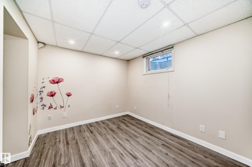 1667 42 Street, Edmonton, AB - Indoor Photo Showing Other Room