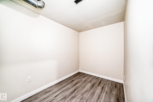 1667 42 Street, Edmonton, AB - Indoor Photo Showing Other Room