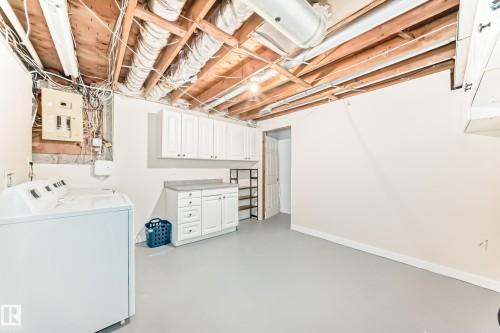 1667 42 Street, Edmonton, AB - Indoor Photo Showing Laundry Room