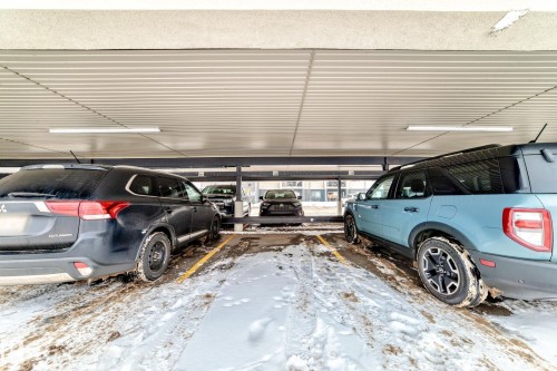 230 592 Hooke Road, Edmonton, AB - Indoor Photo Showing Garage