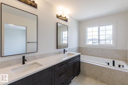 6235 175 Avenue, Edmonton, AB - Indoor Photo Showing Bathroom