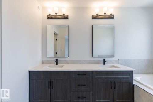 6235 175 Avenue, Edmonton, AB - Indoor Photo Showing Bathroom