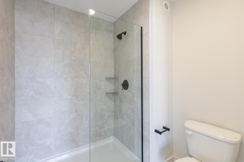 6235 175 Avenue, Edmonton, AB - Indoor Photo Showing Bathroom