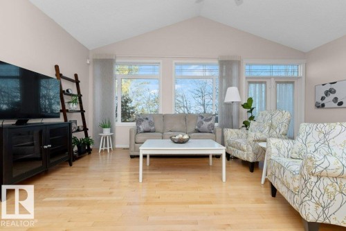 17 577 Butterworth Way, Edmonton, AB - Indoor Photo Showing Living Room