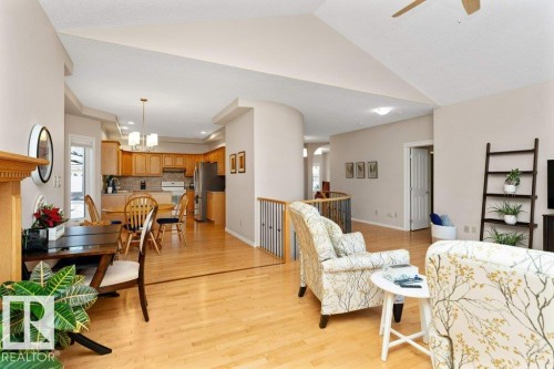 17 577 Butterworth Way, Edmonton, AB - Indoor Photo Showing Living Room