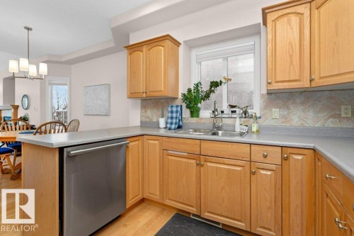 17 577 Butterworth Way, Edmonton, AB - Indoor Photo Showing Kitchen With Double Sink