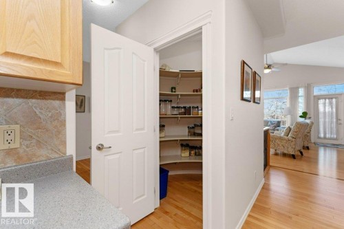 17 577 Butterworth Way, Edmonton, AB - Indoor Photo Showing Other Room