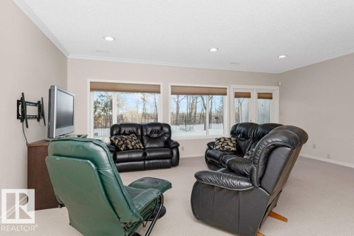 17 577 Butterworth Way, Edmonton, AB - Indoor Photo Showing Living Room
