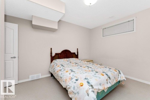 17 577 Butterworth Way, Edmonton, AB - Indoor Photo Showing Bedroom