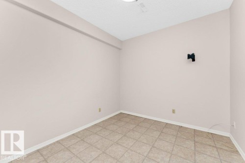 17 577 Butterworth Way, Edmonton, AB - Indoor Photo Showing Other Room