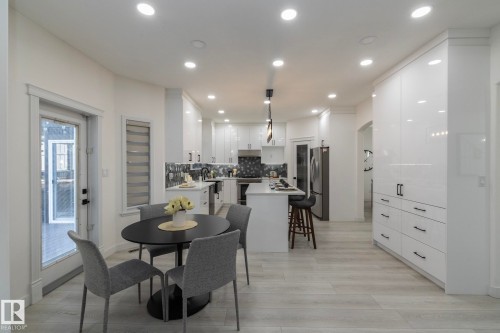 926 Thompson Place, Edmonton, AB - Indoor Photo Showing Dining Room