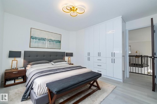 926 Thompson Place, Edmonton, AB - Indoor Photo Showing Bedroom