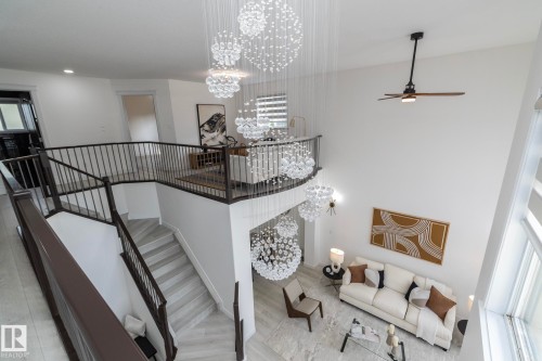 926 Thompson Place, Edmonton, AB - Indoor Photo Showing Other Room