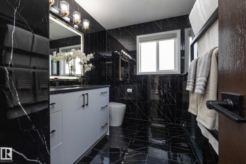 926 Thompson Place, Edmonton, AB - Indoor Photo Showing Other Room