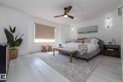 926 Thompson Place, Edmonton, AB - Indoor Photo Showing Bedroom