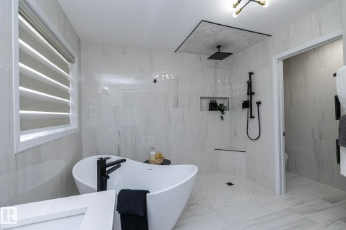 926 Thompson Place, Edmonton, AB - Indoor