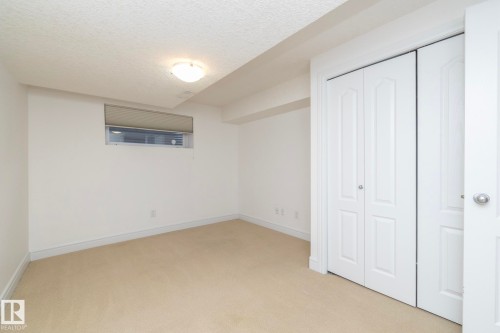 926 Thompson Place, Edmonton, AB - Indoor Photo Showing Other Room