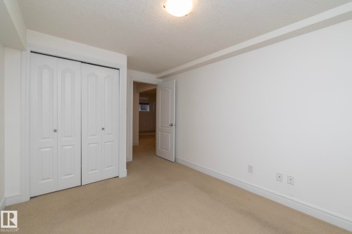926 Thompson Place, Edmonton, AB - Indoor