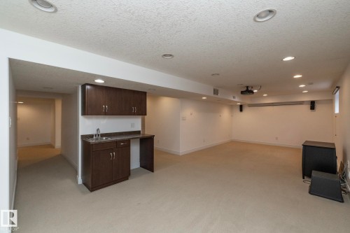 926 Thompson Place, Edmonton, AB - Indoor