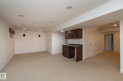 926 Thompson Place, Edmonton, AB - Indoor