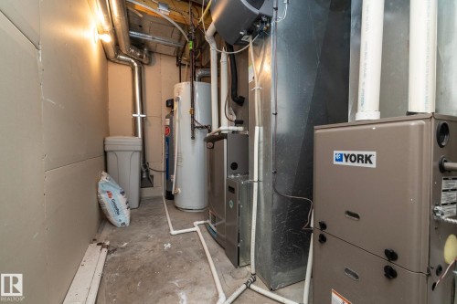 926 Thompson Place, Edmonton, AB - Indoor Photo Showing Basement