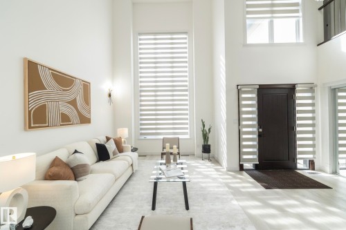 926 Thompson Place, Edmonton, AB - Indoor