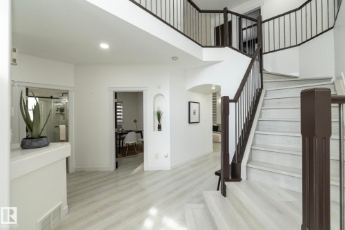 926 Thompson Place, Edmonton, AB - Indoor Photo Showing Other Room