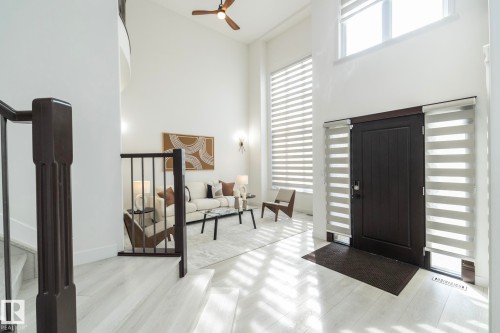 926 Thompson Place, Edmonton, AB - Indoor