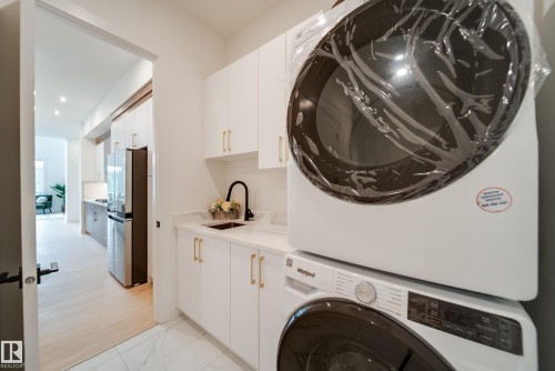 21 20425 93 Avenue, Edmonton, AB - Indoor Photo Showing Laundry Room