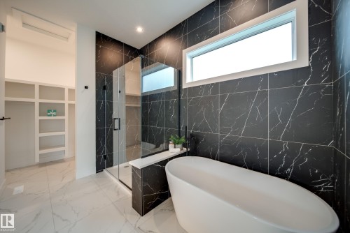 21 20425 93 Avenue, Edmonton, AB - Indoor Photo Showing Bathroom